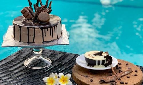 Mencicipi Cake Serba Cokelat dari The Sunan Hotel yang Bikin Nagih