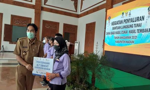 579 Buruh Tani Tembakau dan Pabrik Rokok Madiun Dapat BLT Rp1,2 Juta