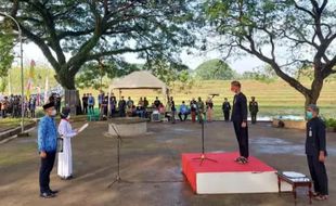 Bukan di Makam Pahlawan, Ganjar Upacara Dekat Makam Mbah Cut Blora