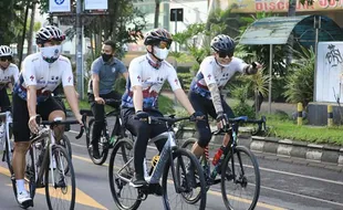 Tour de Borobudur 2021 Diawali di Solo, Ganjar & Gibran Gowes Bareng