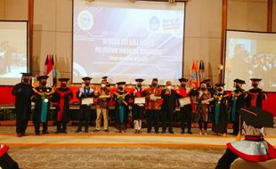 Wisuda, Lulusan Politeknik Indonusa Diminta Mengabdi pada Masyarakat