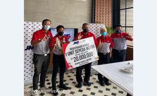 JNE Beri Bonus Ksatria JNE Bogor Haggies Mugara Peraih Medali PON Papua