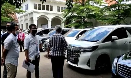 10 Mobil dan 1 Motor Harley Sitaan Korupsi Jiwasraya Laku Rp6,1 Miliar