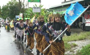 Diguyur Hujan, Napak Tilas Joko Songo Karanganyar Jalan Terus