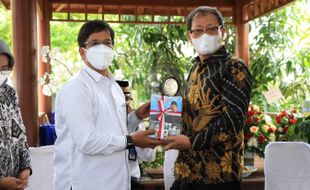 Rektor UNS Solo Bicara Media Massa & Penegakan Hukum di Buku Terbaru