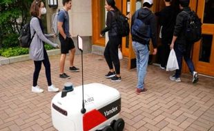 Bukan Ojol, Pengantar Makanan di Amerika Serikat Pakai Robot