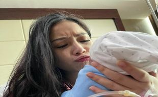 Bukan Hanya Wajah, Warganet Juga Penasaran Nama Baby R