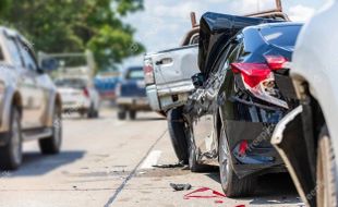 Ngeri! Truk Terbang Lompati Median Jalan Solo-Jogja, Pengemudi Terjepit