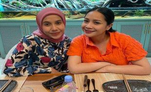 Nadya Arifta Berfoto Bersama Nagita Slavina, Warganet Soroti Ini