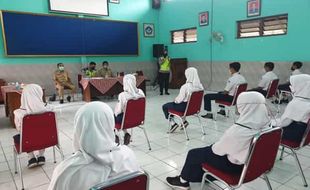 Datangi Sekolah, Satlantas Sukoharjo Suluh Siswa Tertib Lalu Lintas