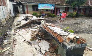 Hujan Deras, Pagar SDN 1 Cangkringan Banyudono Boyolali Roboh