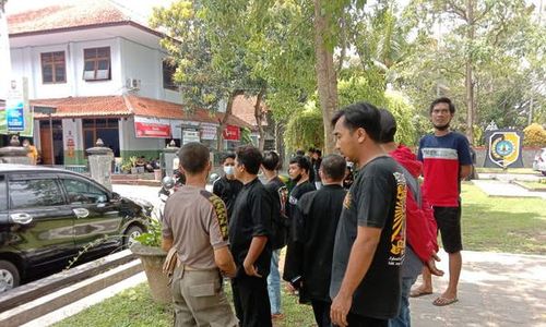 Masih PPKM, Polisi Tulungagung Bubarkan Kerumunan Latihan Silat