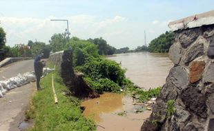 Tanggul Jebol, 120 Keluarga di Pilang Sragen Terancam Banjir