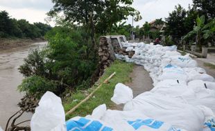 Adanya Sand Bag di Tanggul yang Jebol Bikin Warga Pilang Sragen Tenang