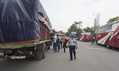 Belasan Kendaraan Ketahuan Langgar Izin saat Uji Petik di Sukoharjo