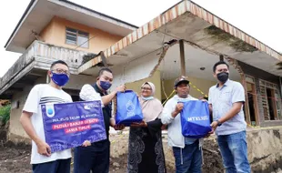 Aksi Sosial Karyawan XL Axiata Kirim Sembako untuk Korban Banjir