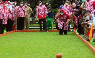 Momen Saat Bupati dan Sekda Sragen Dikalahkan ABK dalam Permainan Bocce