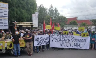 Pedagang Sunmor UGM Unjuk Rasa, Tuntut Kejelasan Izin Berjualan