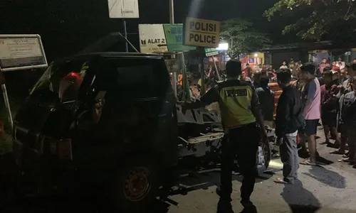 3 Wong Solo Selamat Walau Truk Boks Ringsek Dihantam KA Brawijaya