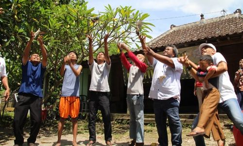 Jaga Keseimbangan Alam, Warga Sekaran Delanggu Lepasliarkan Burung Lagi