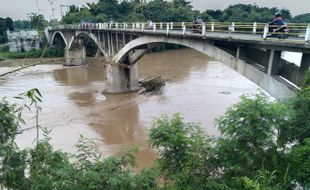 Sudah 40 Persen, DPU BMCK Jateng Hentikan Pekerjaan Jembatan Ganefo Sragen