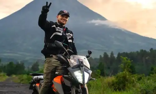 Tempuh 500 Km Naik Motor, Bule Denmark Ini Jatuh Cinta Pesona Magelang