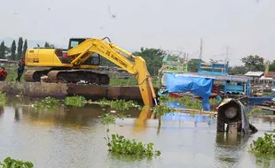 Round Up: 1 Ekskavator Tenggelam Sedalam 3 Meter di Rawa Jombor Klaten