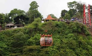 Tantang Maut Demi Bangun Jembatan Gantung Girpasang Klaten