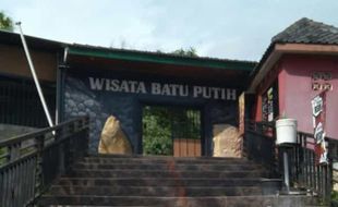 Wahana Baru Wisata Batu Putih Bayat Klaten Ditarik Lagi ke Gudang