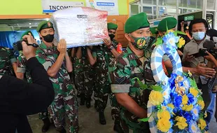 Jenazah Prajurit TNI Korban Penembakan KKB Papua Tiba di Aceh