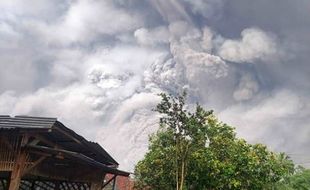 Gunung Semeru Erupsi, Masyarakat Lumajang Diminta Jauhi DAS