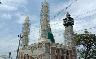 Asyik, Naik Menara Pandang Masjid Agung Karanganyar Bakal Gratis Lur