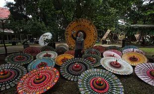 Festival Payung di Balekambang Solo, Cantik Sekaligus Sarat Makna