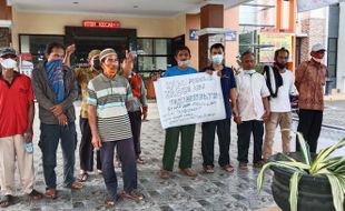 Buntut Kisruh Seleksi Perdes, Camat Jaten Panggil Kades Suruhkalang