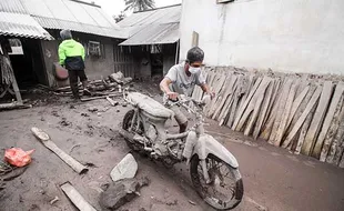 Duka Semeru, Kemenkop akan Restrukturisasi Kredit UMKM Korban Erupsi