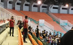 Momen Kaesang dan Raffi Ahmad Duduk Bareng saat Persis Solo vs RANS CFC