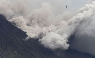 Waspada Erupsi Gunung Semeru, Ini Peringatan dari PVMBG