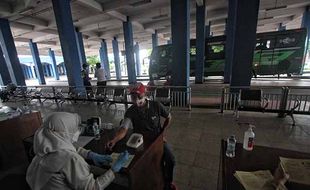 Jelang Nataru, DKK Solo Pastikan Kesehatan Sopir di Terminal Tirtonadi