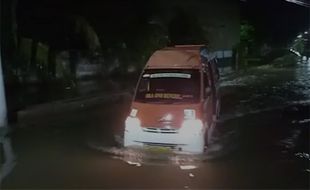 Malam Tahun Baru, Sejumlah Ruas Jalan di Kota Semarang Banjir