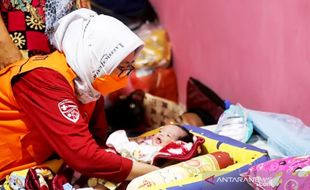 Lima Ibu Hamil Melahirkan di Posko Pengungsian Erupsi Semeru