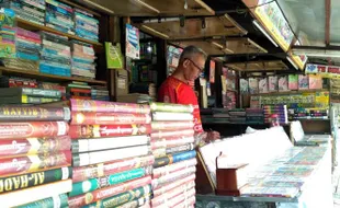 Dulu Jadi Primadona, Kios Buku Legendaris Mburi Sriwedari Solo Kini Sepi