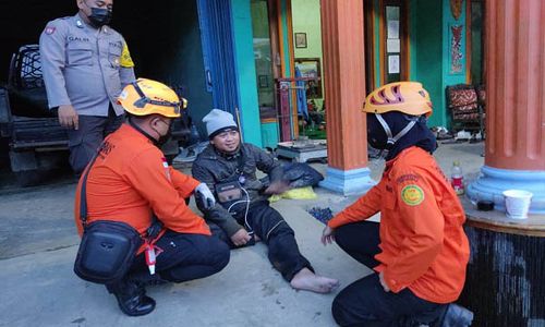 Alami Hipotermia, Pendaki Gunung Merbabu Dievakuasi