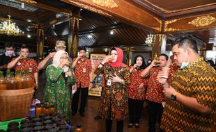 Wah! Peneliti Jamu dari UNESCO Kunjungi Sentra Jamu Nguter Sukoharjo