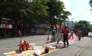 Markah Jalur BST di Jl Slamet Riyadi Solo Diperbarui, Jadi Warna Merah