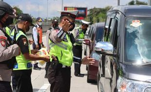 Tim Gabungan Operasi Vaksinasi di Gerbang Tol Boyolali