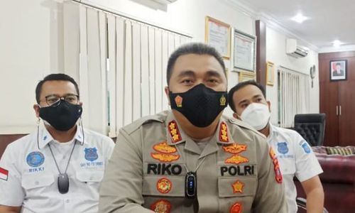 Edan! Dalam Pengaruh Narkoba, Sopir Angkot Terobos Perlintasan KA