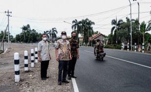 Peninggian Jalan Pungkruk-Gambiran Sragen untuk Antisipasi Banjir