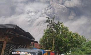 Wabup Lumajang: 41 Orang Luka Bakar & 1 Meninggal Akibat Erupsi Semeru