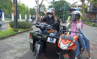 Guru YPAC Solo Dapat Motor Modifikasi di Hari Disabilitas Internasional