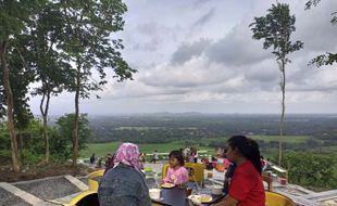 Puncak Saka, Bukit Bintang di Kulonprogo yang Punya Pemandangan Asyik